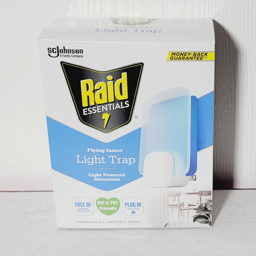Raid Essentials Flying Insect Light Trap Starter Kit, I Device + 1 Refill, NEW